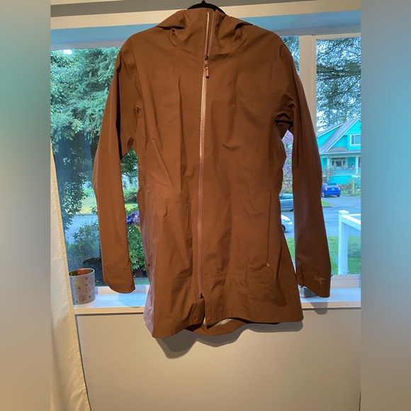 Arc’terxy rain jacket - Picture 3 of 7